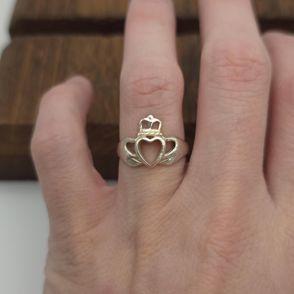 Size 7 Sterling Silver Claddagh Rustic Ring A1348